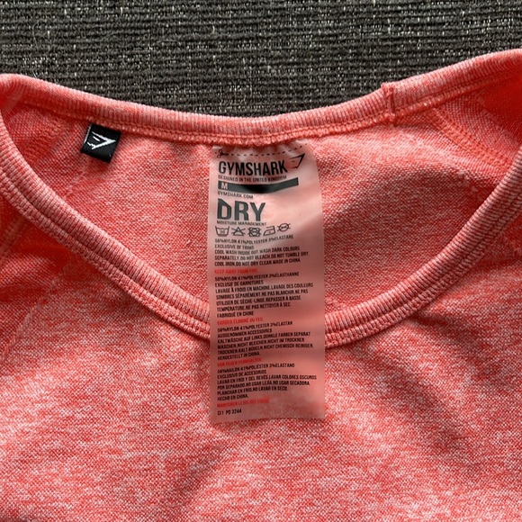 COPY - GymShark Crop - Picture 2 of 3